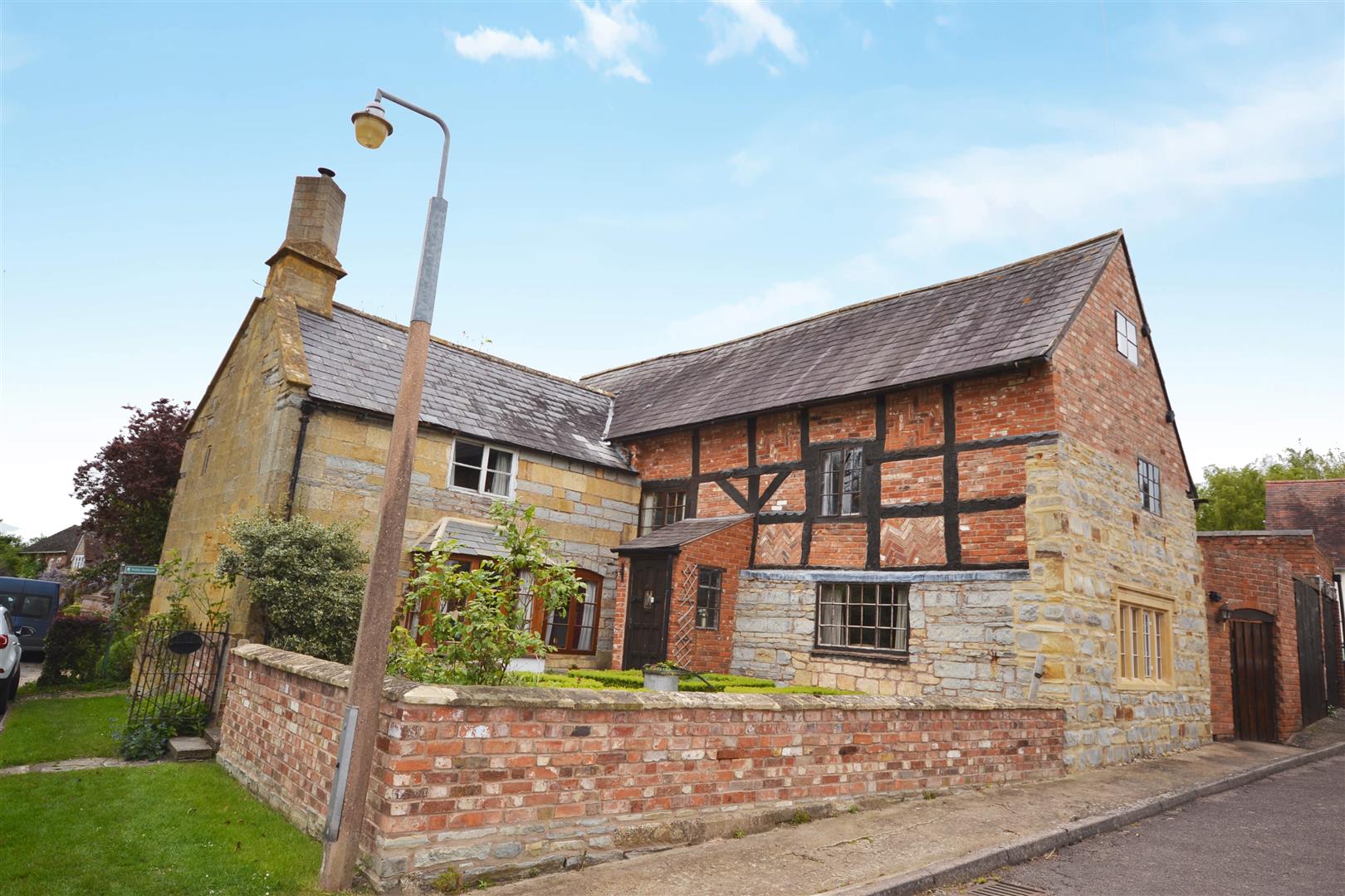 Property for Sale in StratforduponAvon Edwards Estate Agents